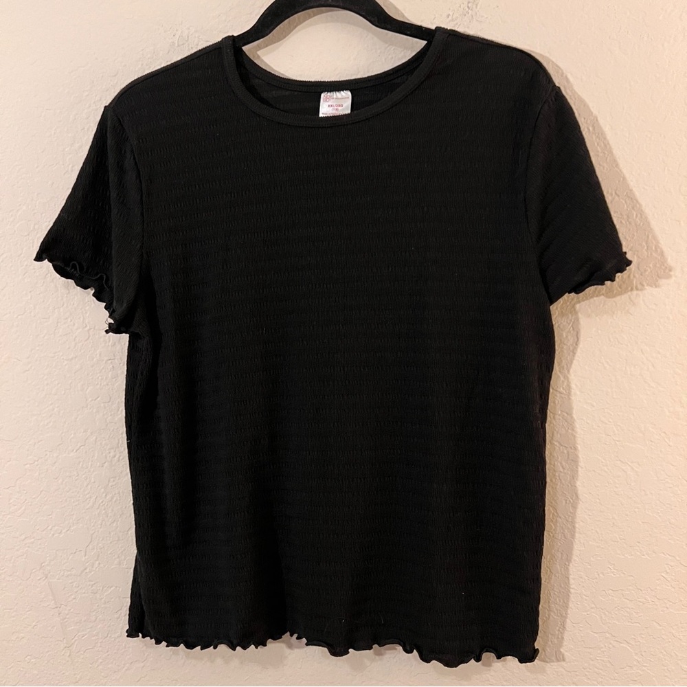 No Boundaries Women’s 2XL Short Sleeve Shirt Ruffle Hem Knit Top Polyester Blend